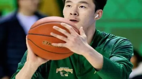 独家解析乐鱼体育直播：杯赛大比分预测，冷门是否在所难免